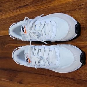 Nike Waffle Debut Shoe, Women's 7.5